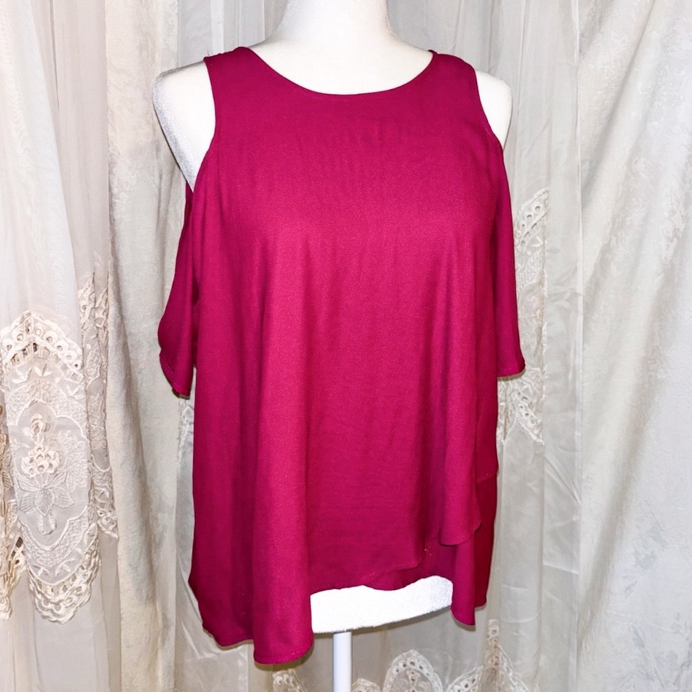 NWOT Nordstrom Cold Shoulder Top